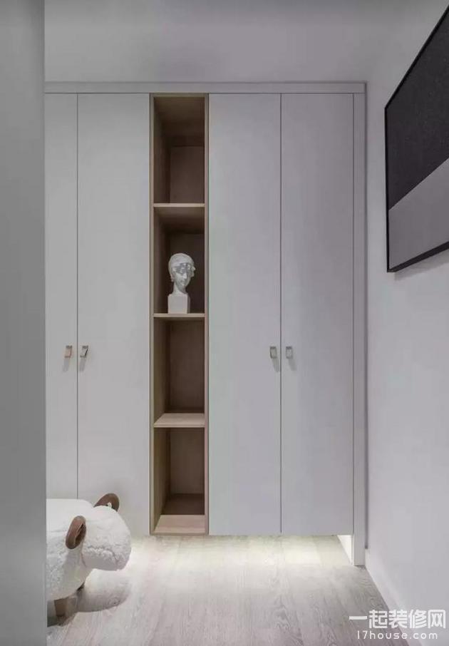 玄关的鞋柜和换鞋凳结合起来,再也不要站着换鞋子了! 玄关的鞋柜和换鞋凳结合起来,再也不要站着换鞋子了!